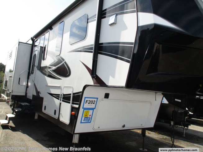 2016 Dutchmen Voltage 3970 RV for Sale in New Braunfels, TX ...