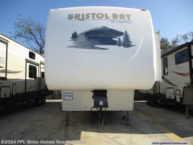 2008 Bristol Bay 3510RE by SunnyBrook from PPL Motor Homes in New Braunfels, Texas