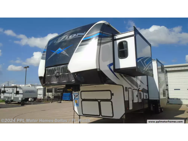2020 Keystone Fuzion 373 - Used Fifth Wheel For Sale by PPL Motor Homes in Cleburne, Texas features Spare Tire Kit, Water Heater, Air Conditioning, Non-Smoking Unit, Slideout