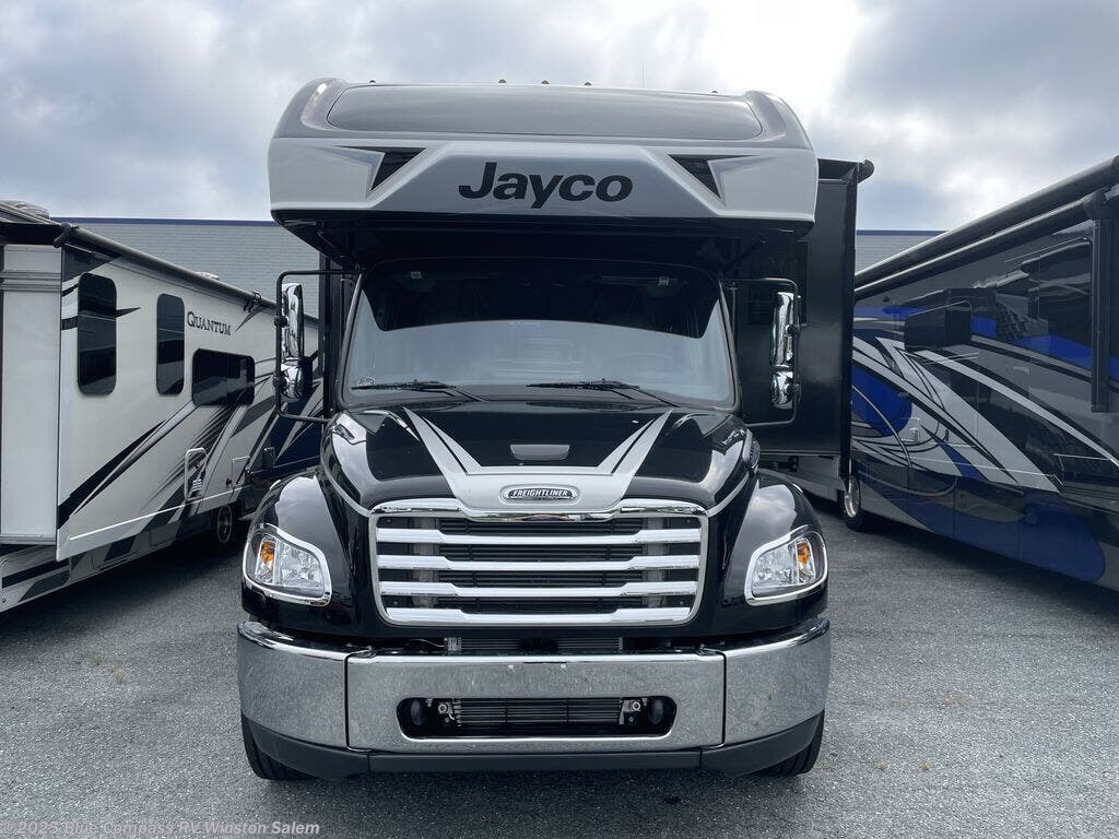 New 2025 Jayco Seneca 37L available in Rural Hall, North Carolina