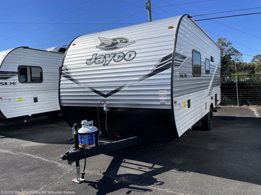 New 2026 Jayco Jay Flight SLX 175FQ available in Rural Hall, North Carolina