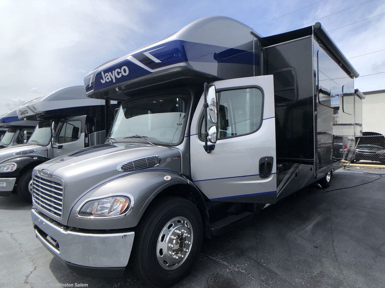 2026 Seneca 37L by Jayco from Blue Compass RV Winston Salem in Rural Hall, North Carolina