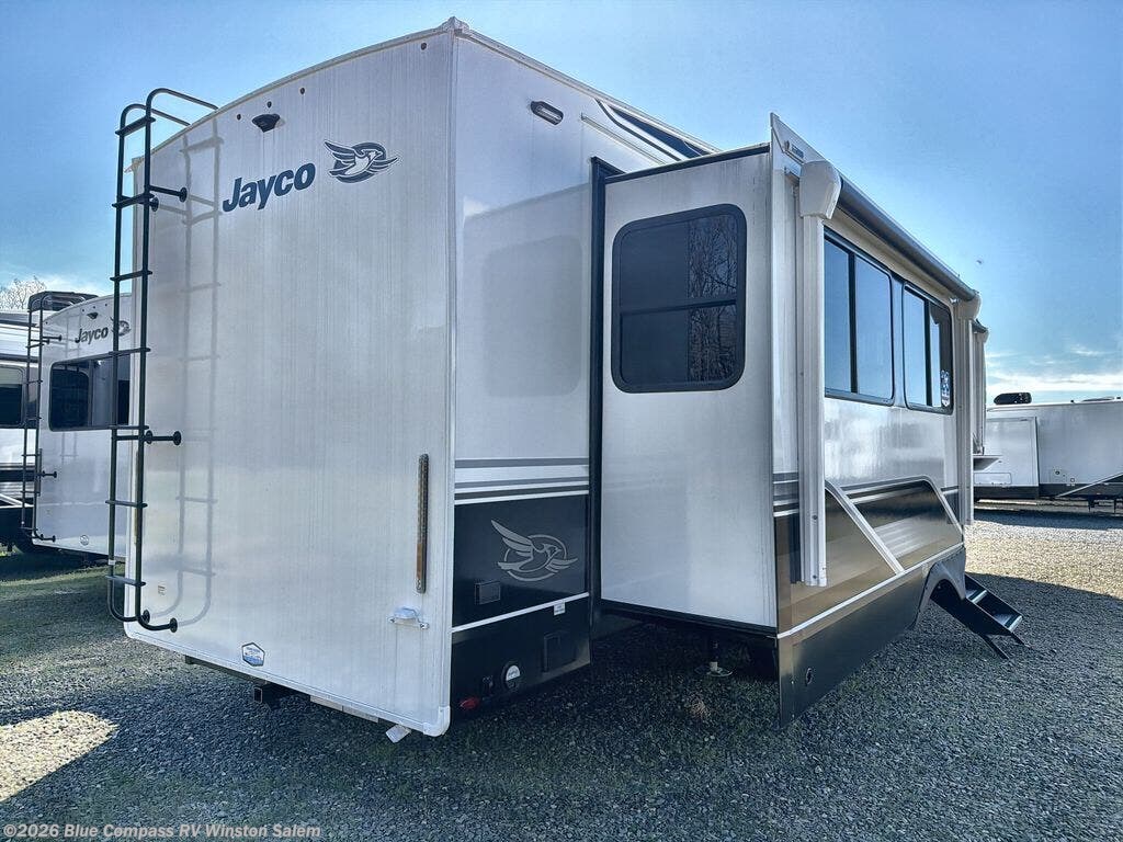 New 2026 Jayco Eagle 335LSTS available in Rural Hall, North Carolina