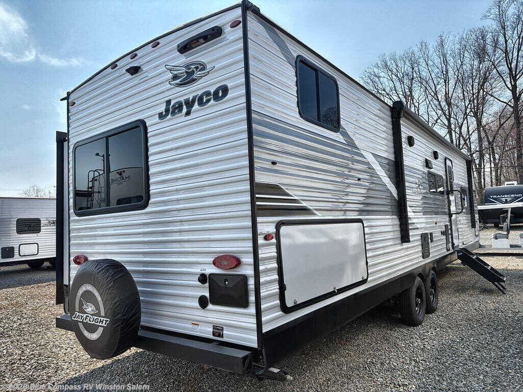 New 2026 Jayco Jay Flight SLX 325BHT available in Rural Hall, North Carolina
