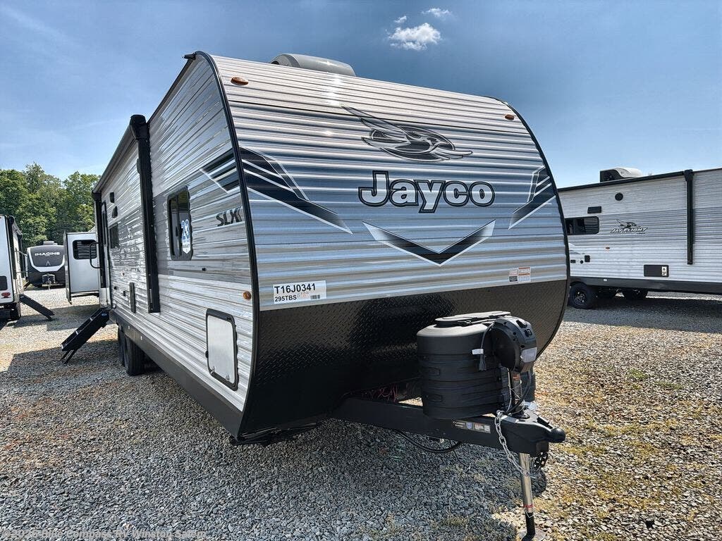 New 2026 Jayco Jay Flight SLX 295TBS available in Rural Hall, North Carolina