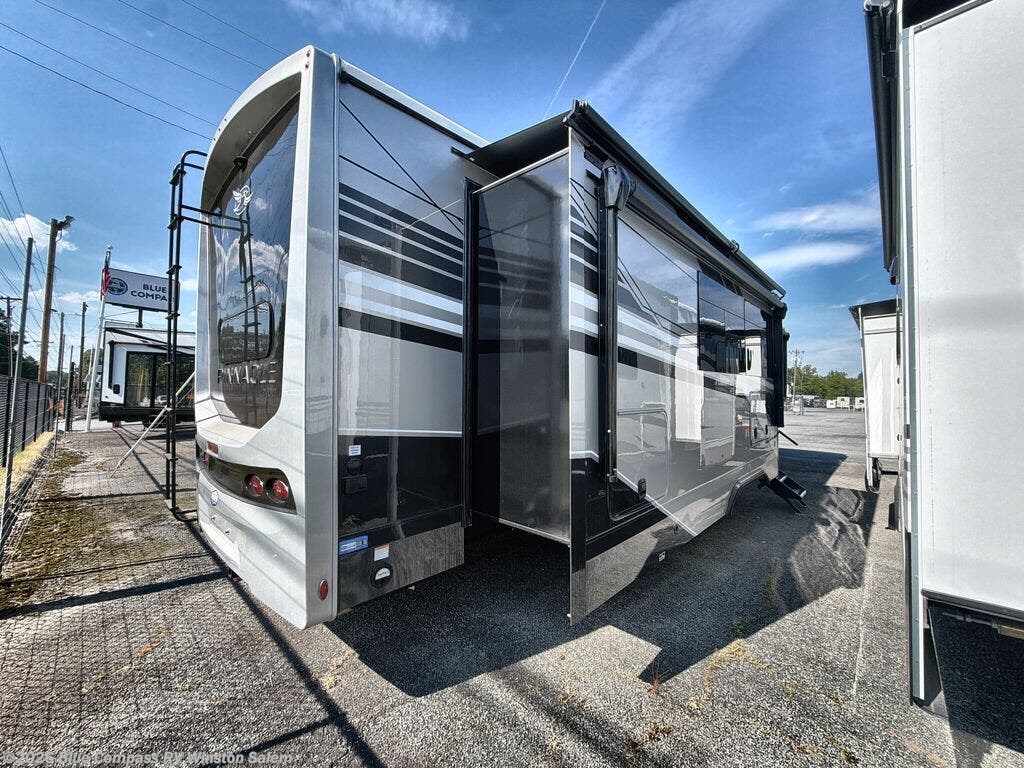 New 2027 Jayco Pinnacle 38FBRK available in Rural Hall, North Carolina