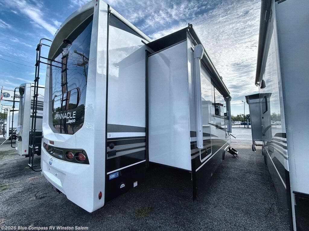 New 2027 Jayco Pinnacle 38FBRK available in Rural Hall, North Carolina