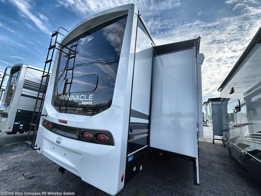 2027 Pinnacle 38FBRK by Jayco from Blue Compass RV Winston Salem in Rural Hall, North Carolina