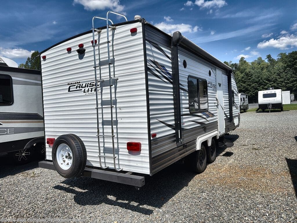 Used 2018 Forest River Salem Cruise Lite 241QBXL available in Rural Hall, North Carolina