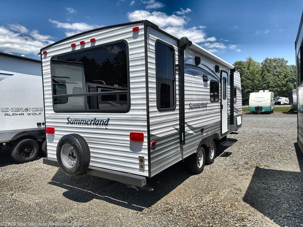 Used 2016 Keystone Summerland 2020QB available in Rural Hall, North Carolina