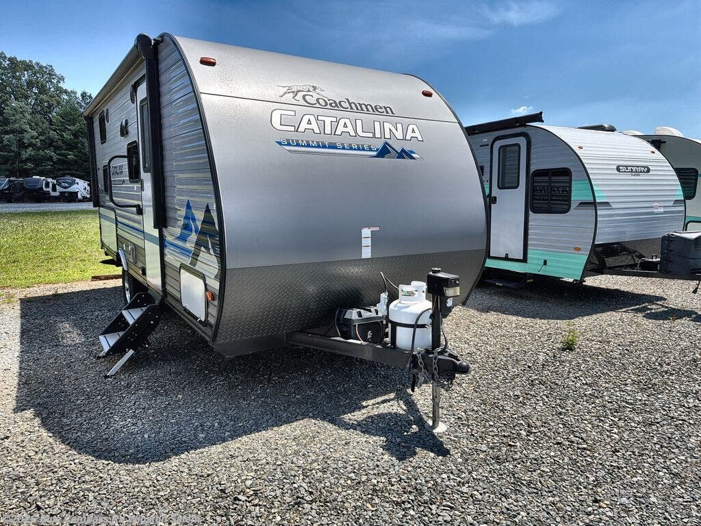 Used 2022 Coachmen Catalina Summit Series 7 184BHS available in Rural Hall, North Carolina