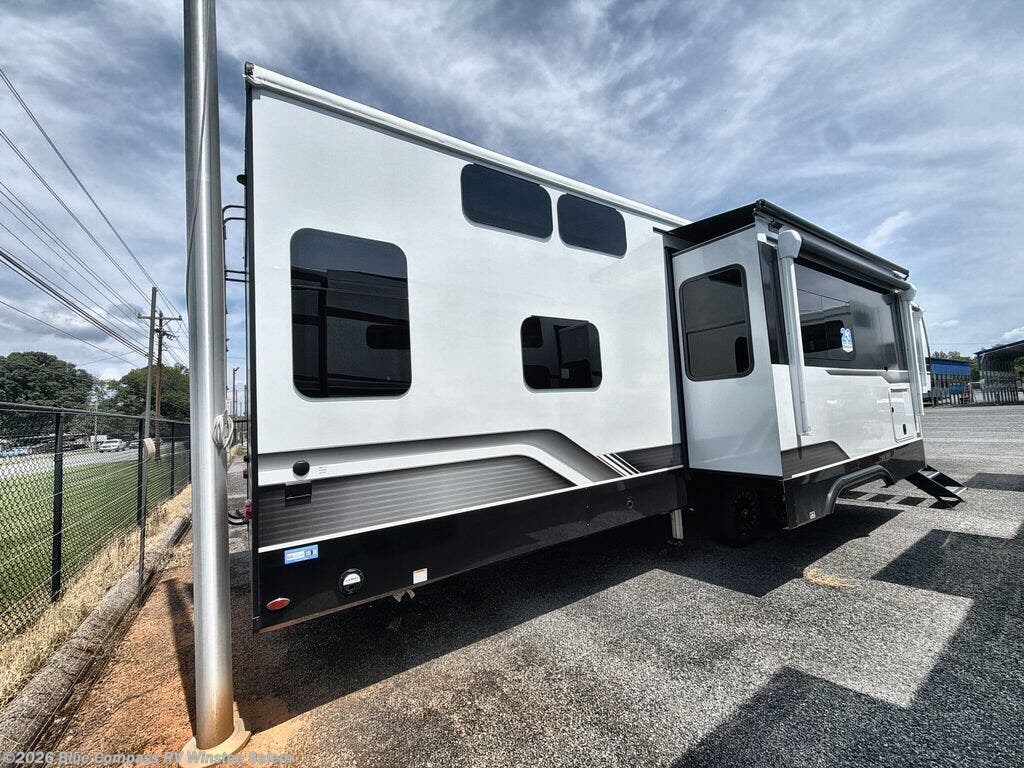 2027 North Point 395DSDB by Jayco from Blue Compass RV Winston Salem in Rural Hall, North Carolina
