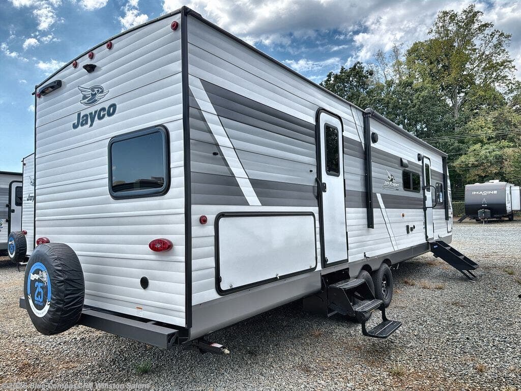 New 2027 Jayco Jay Flight 321BDS available in Rural Hall, North Carolina