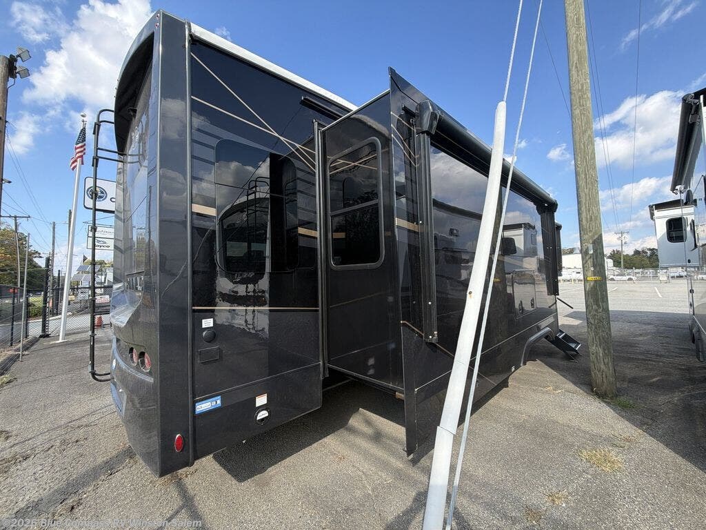 New 2027 Jayco Pinnacle 39FBRL available in Rural Hall, North Carolina