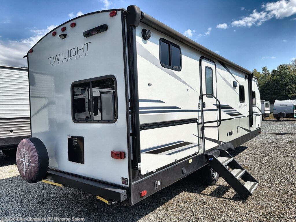 Used 2022 Cruiser RV Twilight Signature TWS 2580 available in Rural Hall, North Carolina