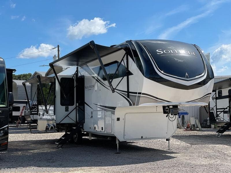 New 2025 Grand Design Solitude 310GK available in Raleigh, North Carolina