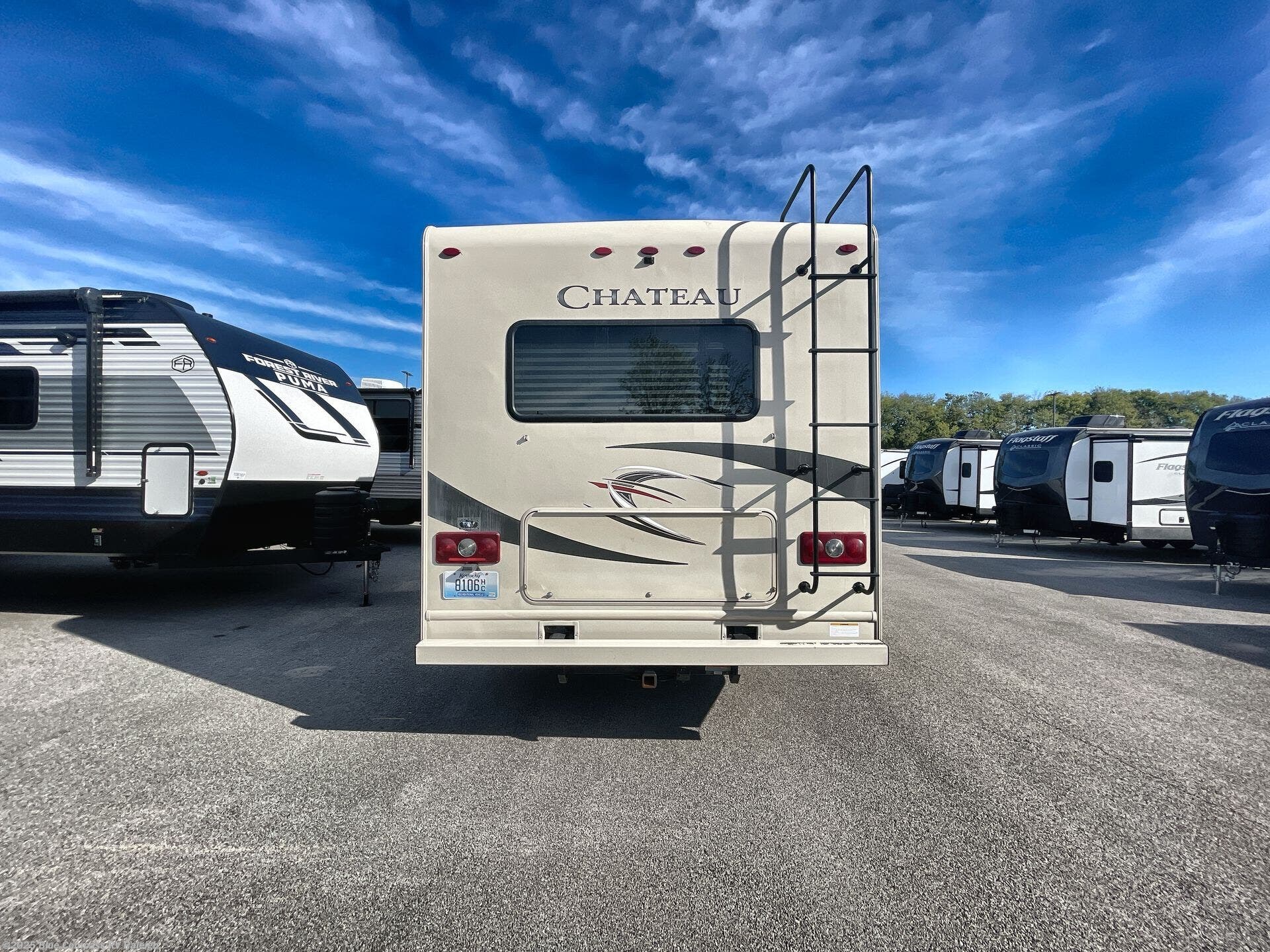 2017 Chateau 28Z by Thor Motor Coach from Blue Compass RV Raleigh in Raleigh, North Carolina