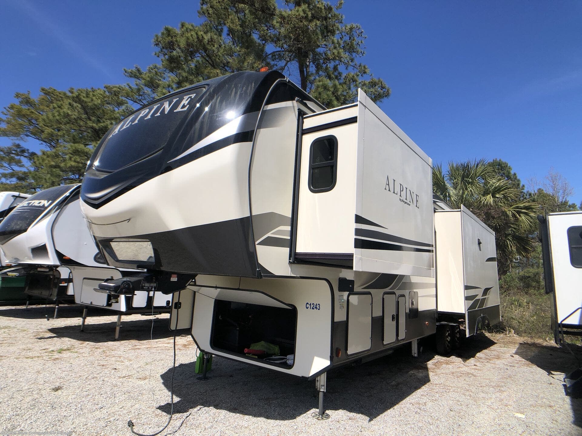 2020 Alpine 3651RL by Keystone from Blue Compass RV Raleigh in Raleigh, North Carolina