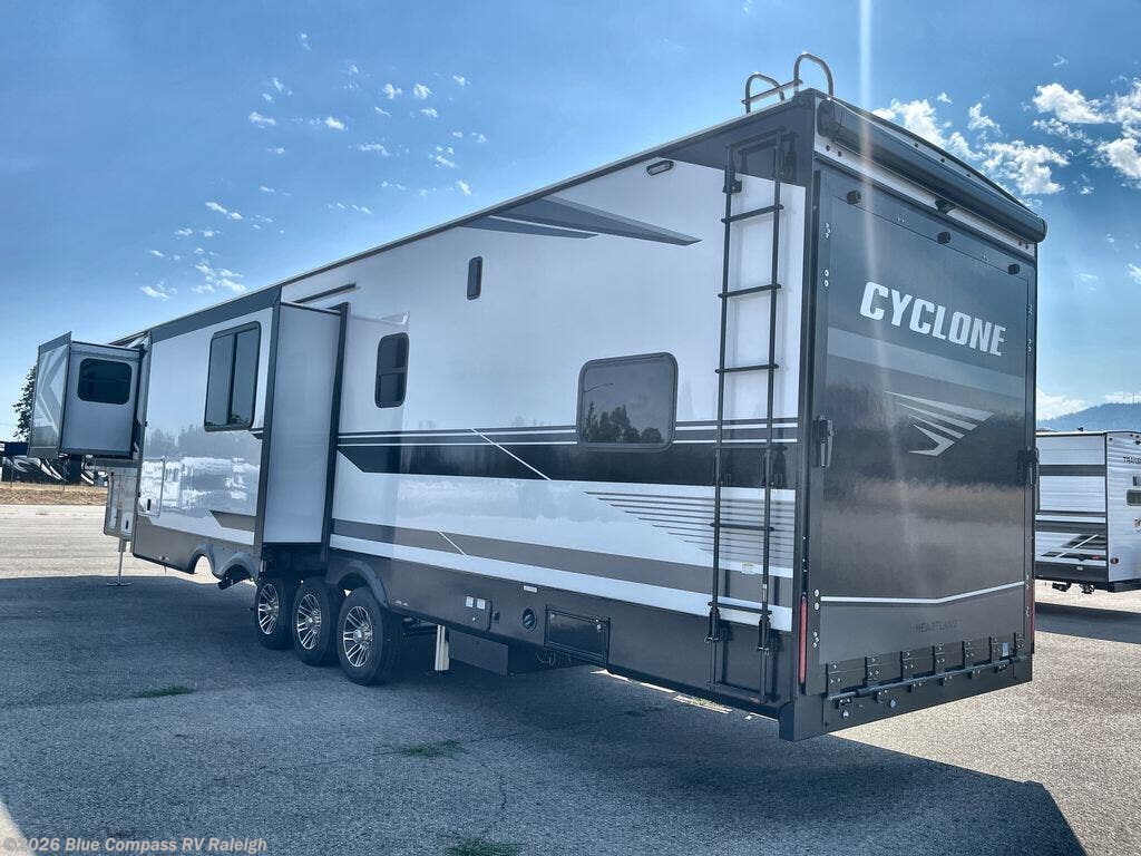 New 2027 Heartland Cyclone 3914 available in Raleigh, North Carolina