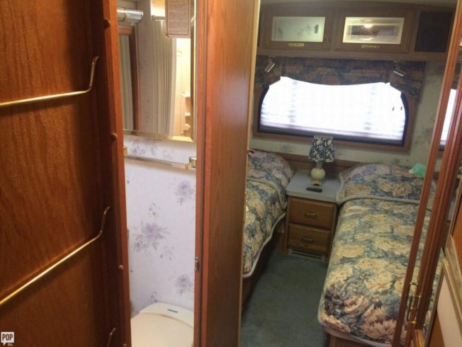 1994 Pace Arrow 30E by Fleetwood from Pop RVs in Sarasota, Florida