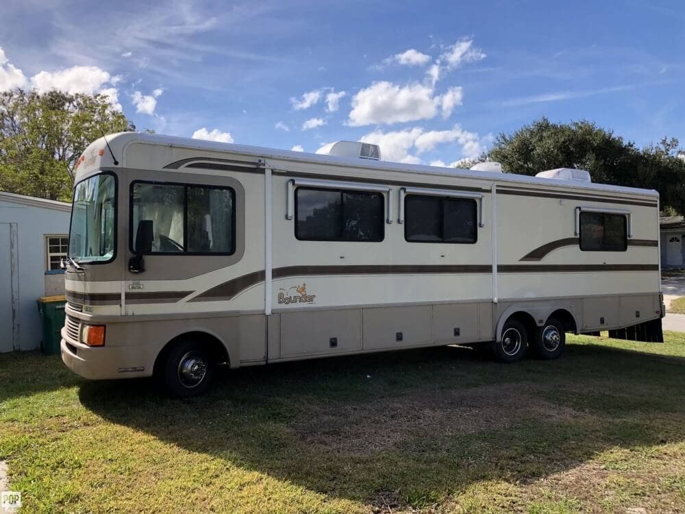 1997 Fleetwood Bounder 34 RV for Sale in Palm Bay, FL 32905 | 166225 ...