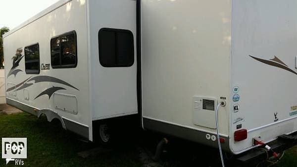 2005 Chateau M-27J by Thor Motor Coach from Pop RVs in North Miami Beach, Florida