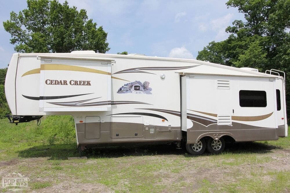 2011 Forest River Cedar Creek 34RLSA RV for Sale in Richmond, MO 64085 2011 Forest River Cedar Creek 34rlsa