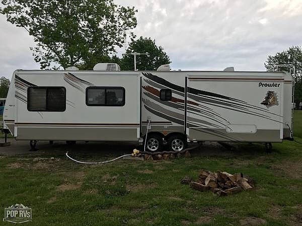 2009 Fleetwood Prowler 320FKDS RV for Sale in Lawrenceburg