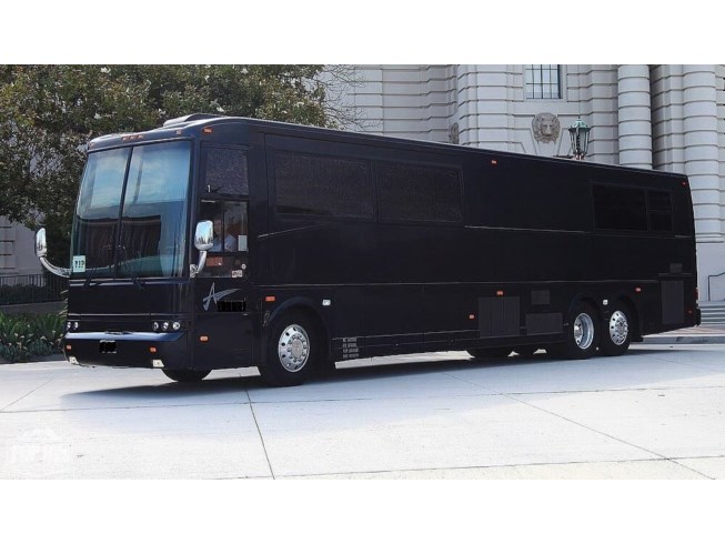 2001 Van Hool Luxury Tour Coach RV for Sale in Burbank, CA 91505