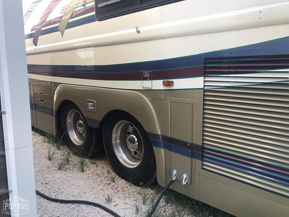 1994 Blue Bird Wanderlodge 40 RV for Sale in Kerrville, TX 78028