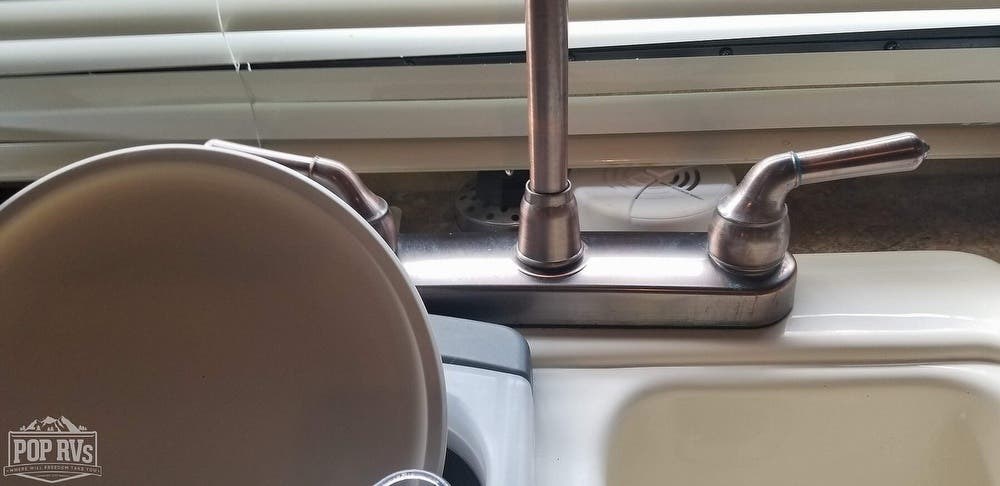 2011 Keystone Outback Super-Lite 250 RS RV for Sale in Royal Palm Beach