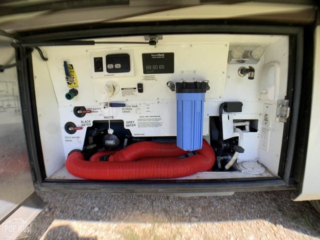 2011 Fleetwood American Tradition 42m RV for Sale in San Marcos, TX