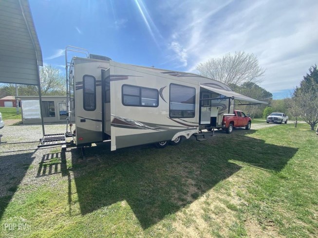 2013 Palomino Sabre 31CKTS-6 - Used Fifth Wheel For Sale by Pop RVs in Portland, Tennessee features Slideout, Awning, Leveling Jacks, Air Conditioning