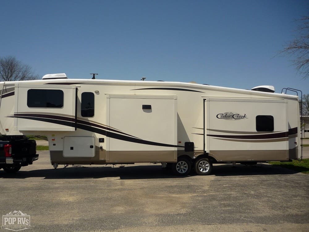 2018 Forest River Cedar Creek 38FLX Hathaway Edition RV for Sale in Monroe Center, IL 61052 Forest River Cedar Creek Hathaway 38flx For Sale