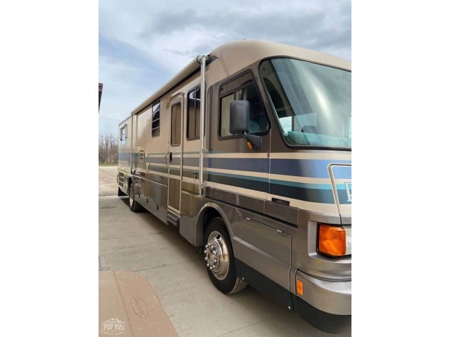 1994 Fleetwood Pace-Arrow 35 RV for Sale in Painesville, OH 44077