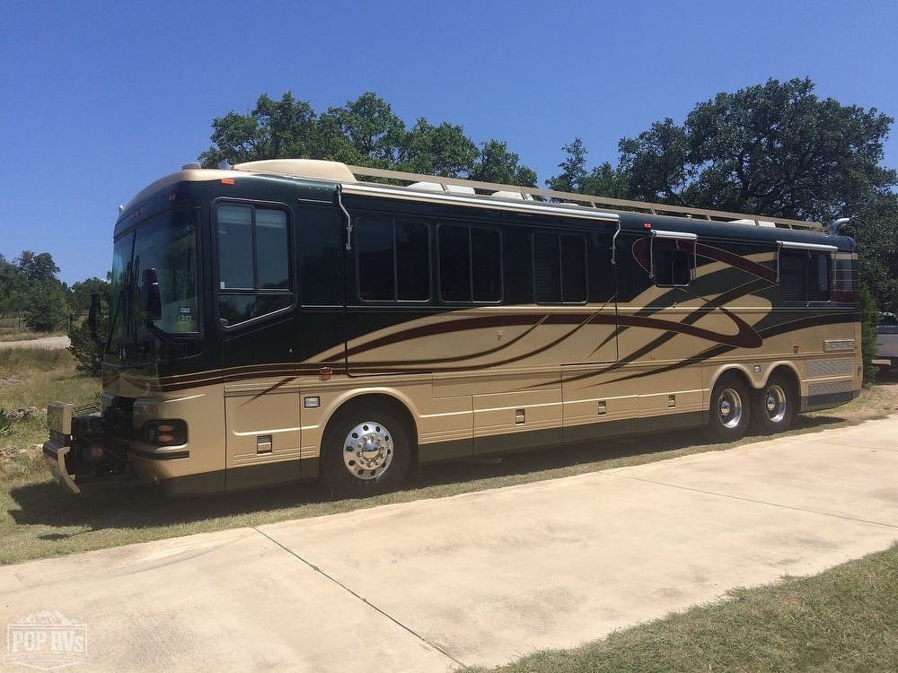 2003 Blue Bird Wanderlodge LX40 RV for Sale in Pleasanton, TX 78064