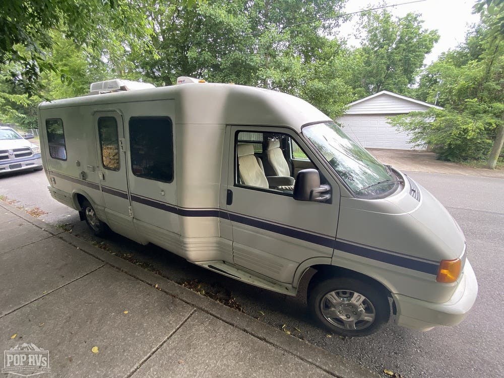 1995 Winnebago Rialta 21 QD RV for Sale in Nashville, TN 37206 214026