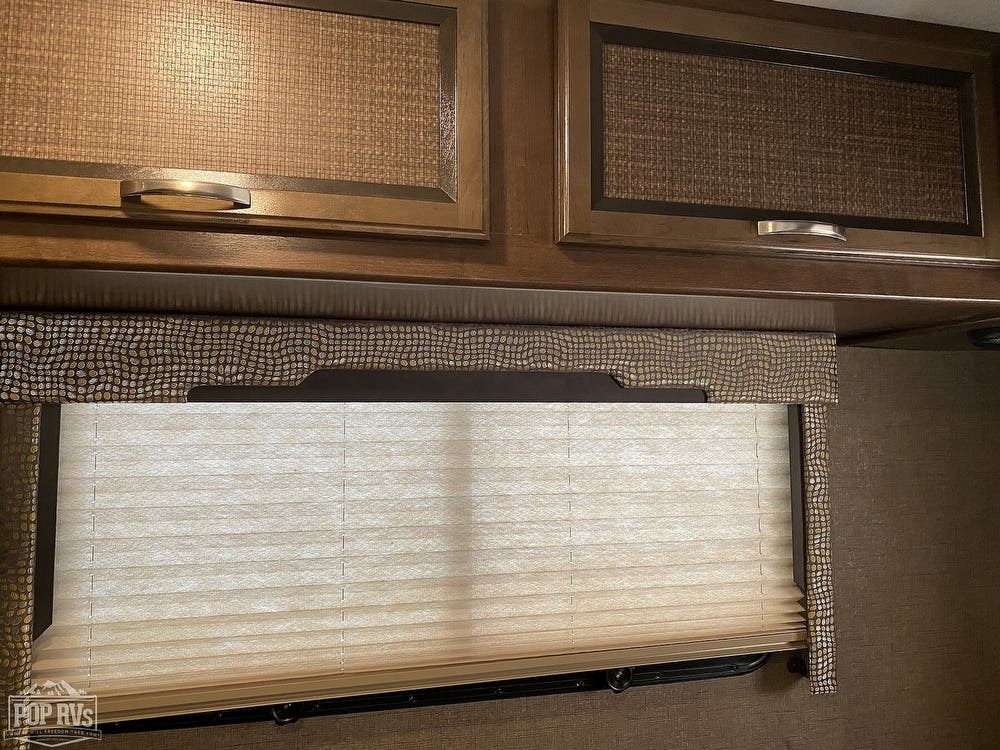 2017 Thor Motor Coach Vegas 24.1 RV for Sale in Humble, TX 77346