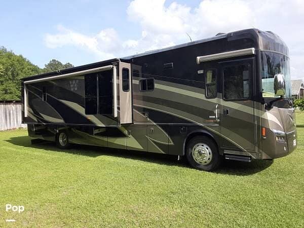2008 Winnebago Tour 40TD - Used Diesel Pusher For Sale by Pop RVs in Picayune, Mississippi