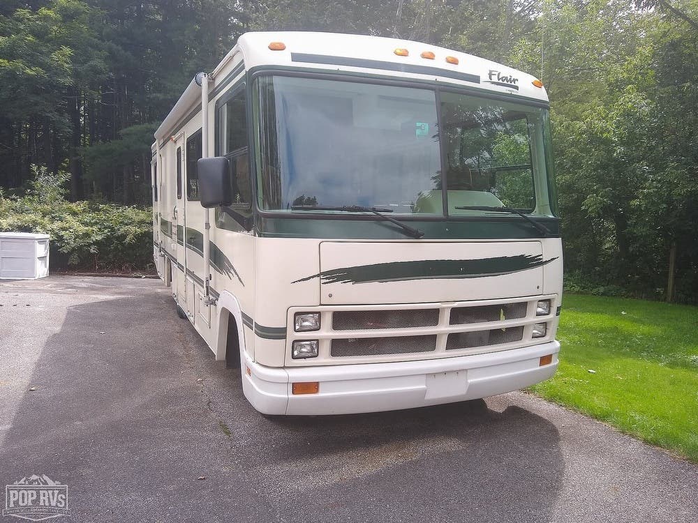 1995 Fleetwood Flair 30 RV for Sale in North Royalton, OH 44133