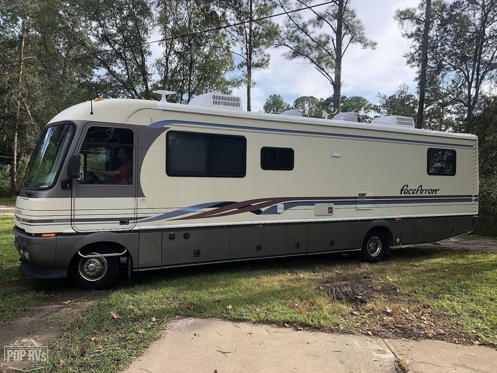 1995 Fleetwood Pace Arrow 35W RV for Sale in Jacksonville, FL 32208