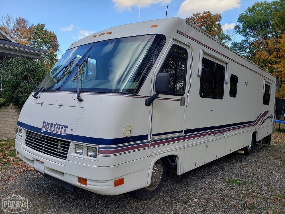 camper pursuit black