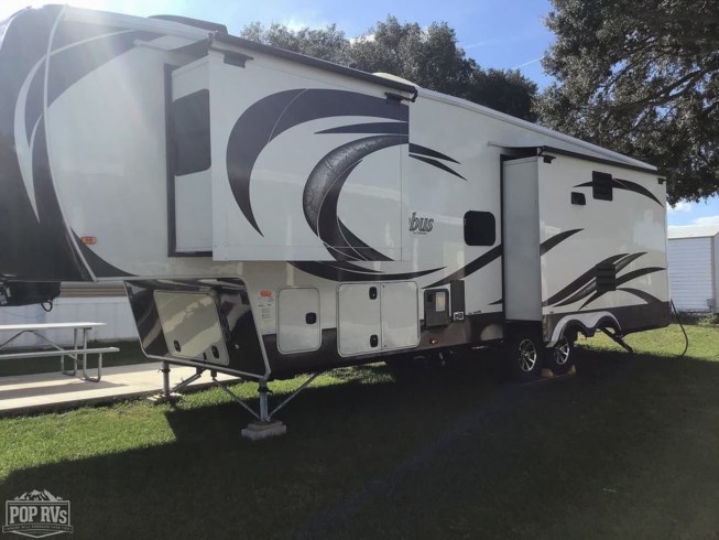 Used 2016 Palomino Columbus 320RS available in Dade City, Florida