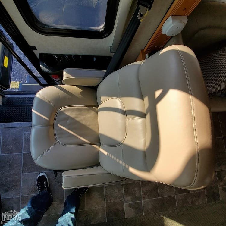 2009 Fleetwood Excursion 40T RV for Sale in Arlington Heights, IL 60005