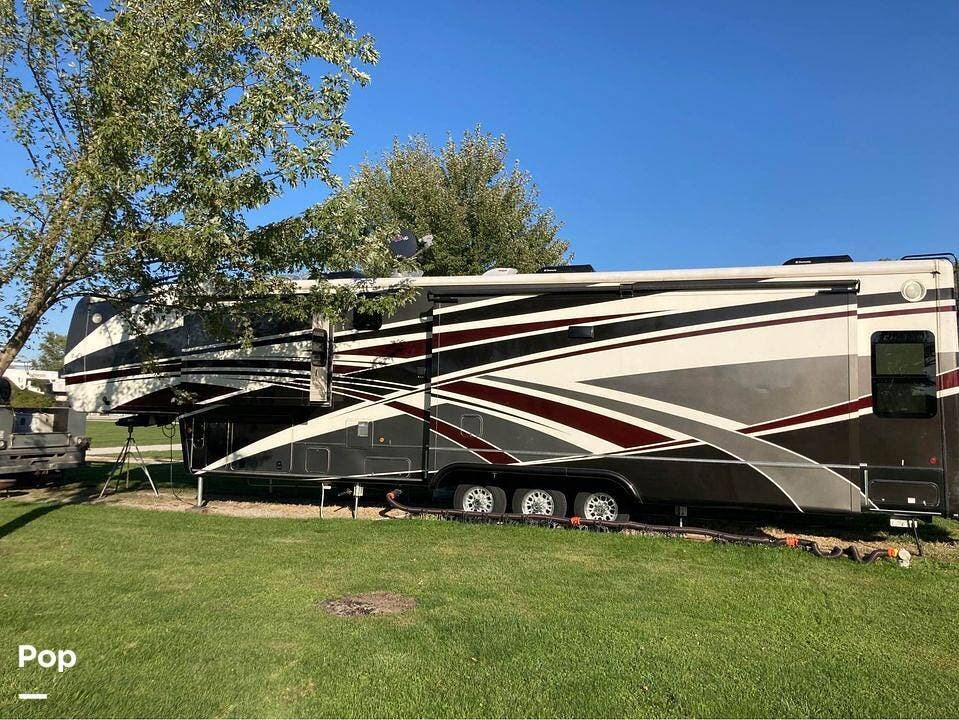 2017 DRV Mobile Suites 44 HOUSTON - Used Fifth Wheel For Sale by Pop RVs in Fletcher, North Carolina features Generator, Leveling Jacks, Air Conditioning, Slideout, Awning