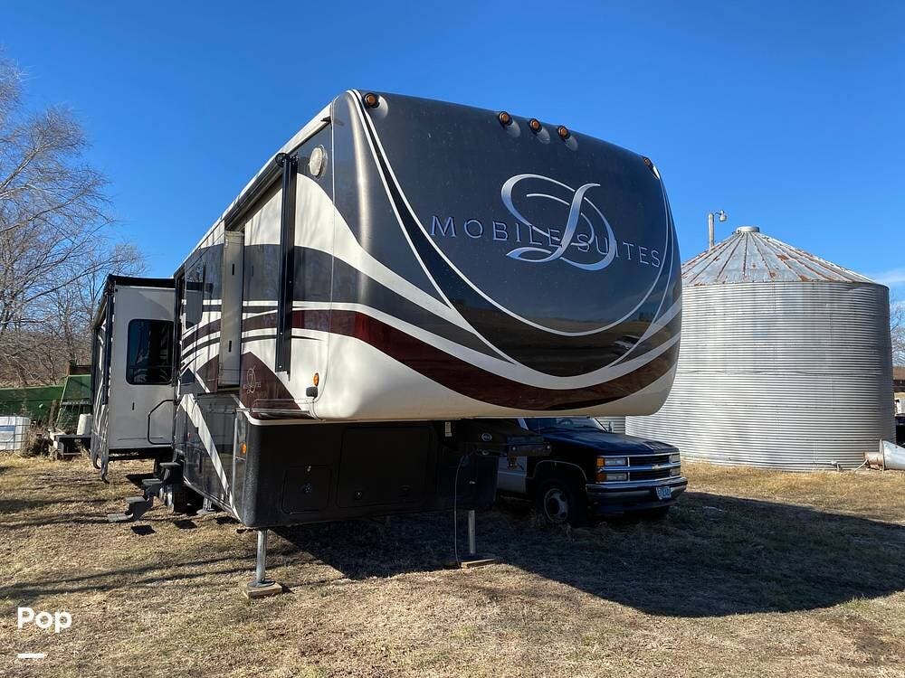 2017 Mobile Suites 44 HOUSTON by DRV from Pop RVs in Fletcher, North Carolina