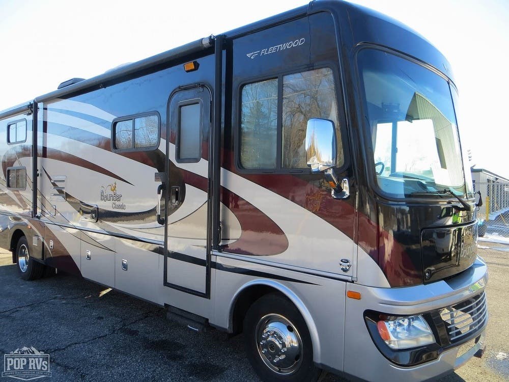 2011 Fleetwood Bounder Classic 34B RV for Sale in Temperance, MI 48182