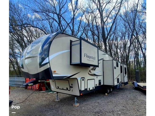 2020 Forest River Flagstaff 529RLKS - Used Fifth Wheel For Sale by Pop RVs in Sarasota, Florida
