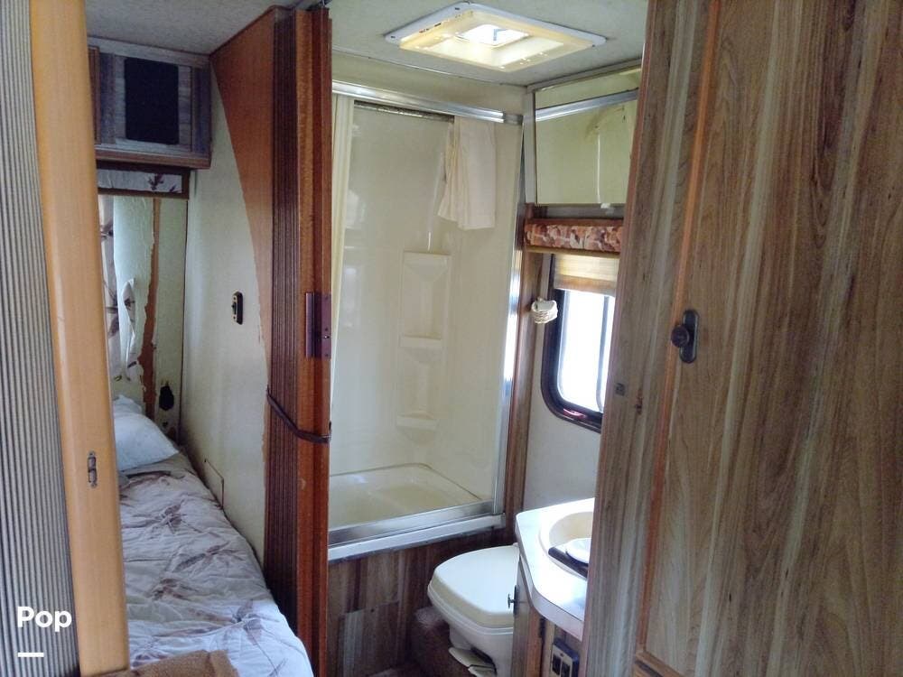 1984 Fleetwood Pace Arrow H27 RV for Sale in Malibu, CA 90263 242374