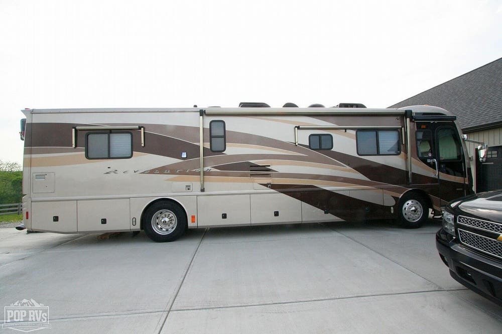 2004 Fleetwood Revolution 38B RV for Sale in Walton, KY 41094 244339